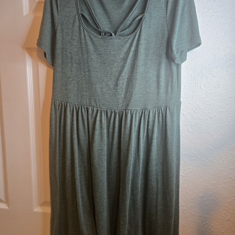 Green Short Sleeve Dress